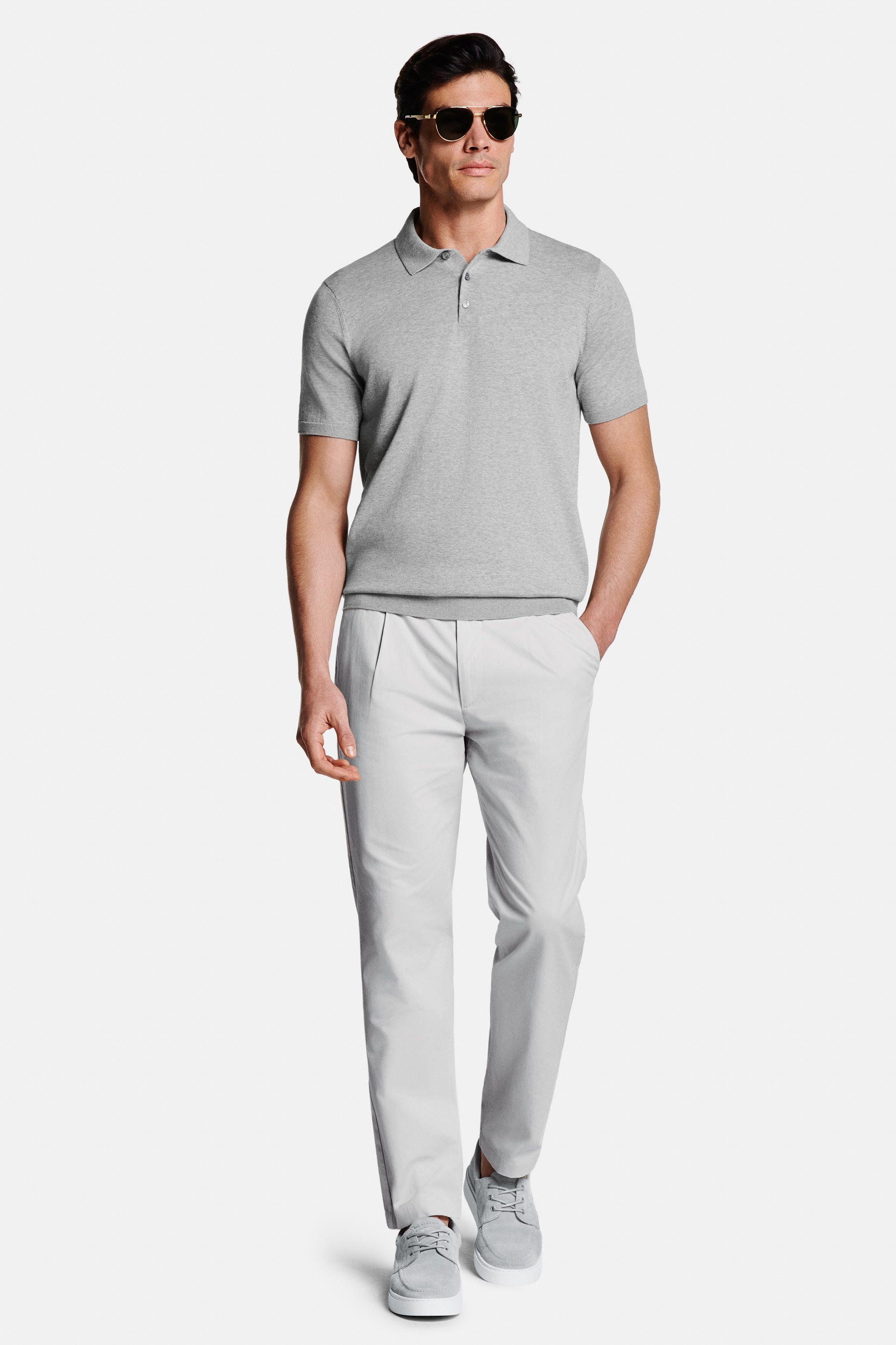 Oysters * The Knitted Polo, Gullwings * The Classic Chinos, Oysters * The Boat Sneakers