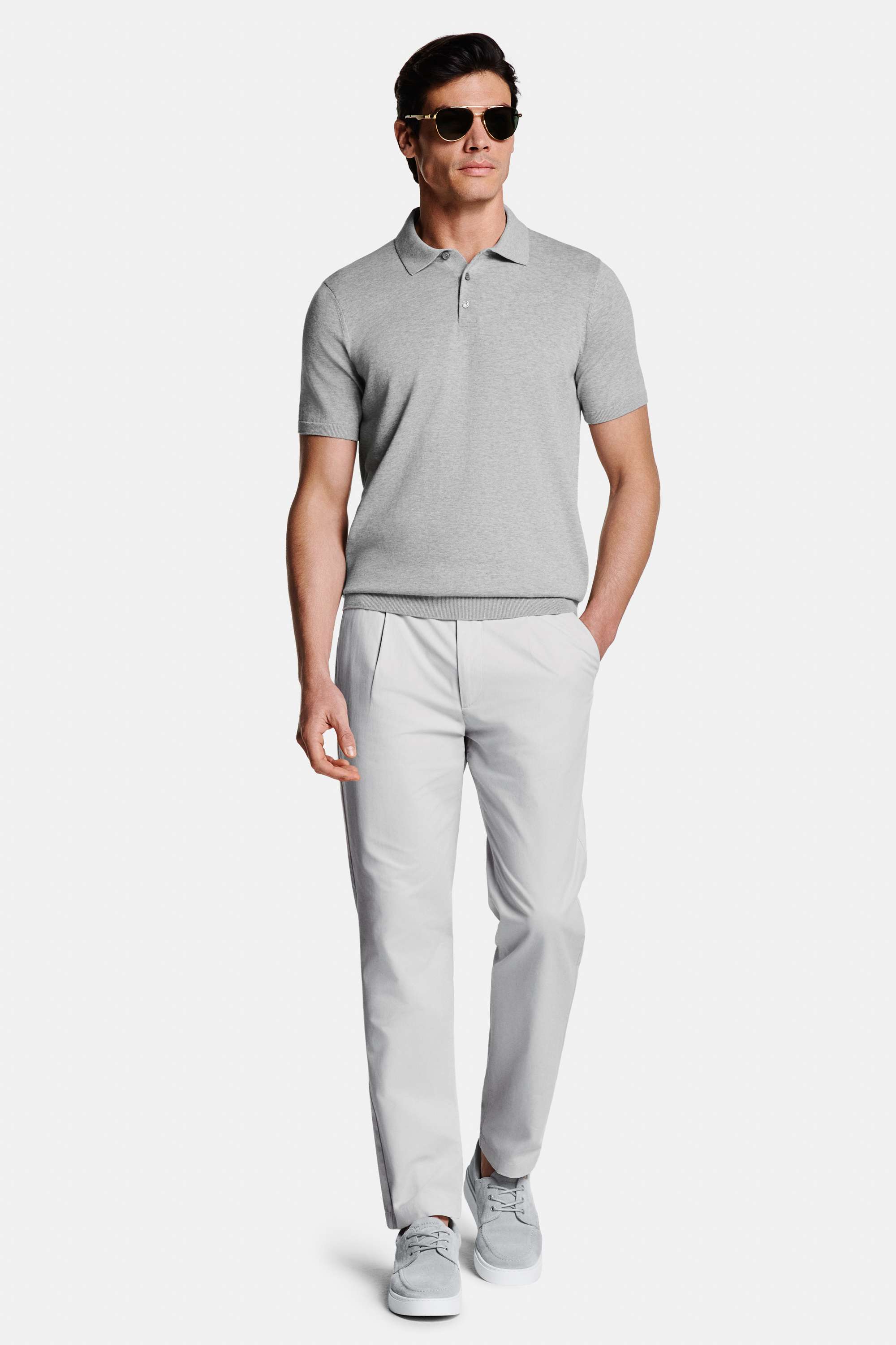 Oysters * The Knitted Polo, Gullwings * The Classic Chinos, Oysters * The Boat Sneakers