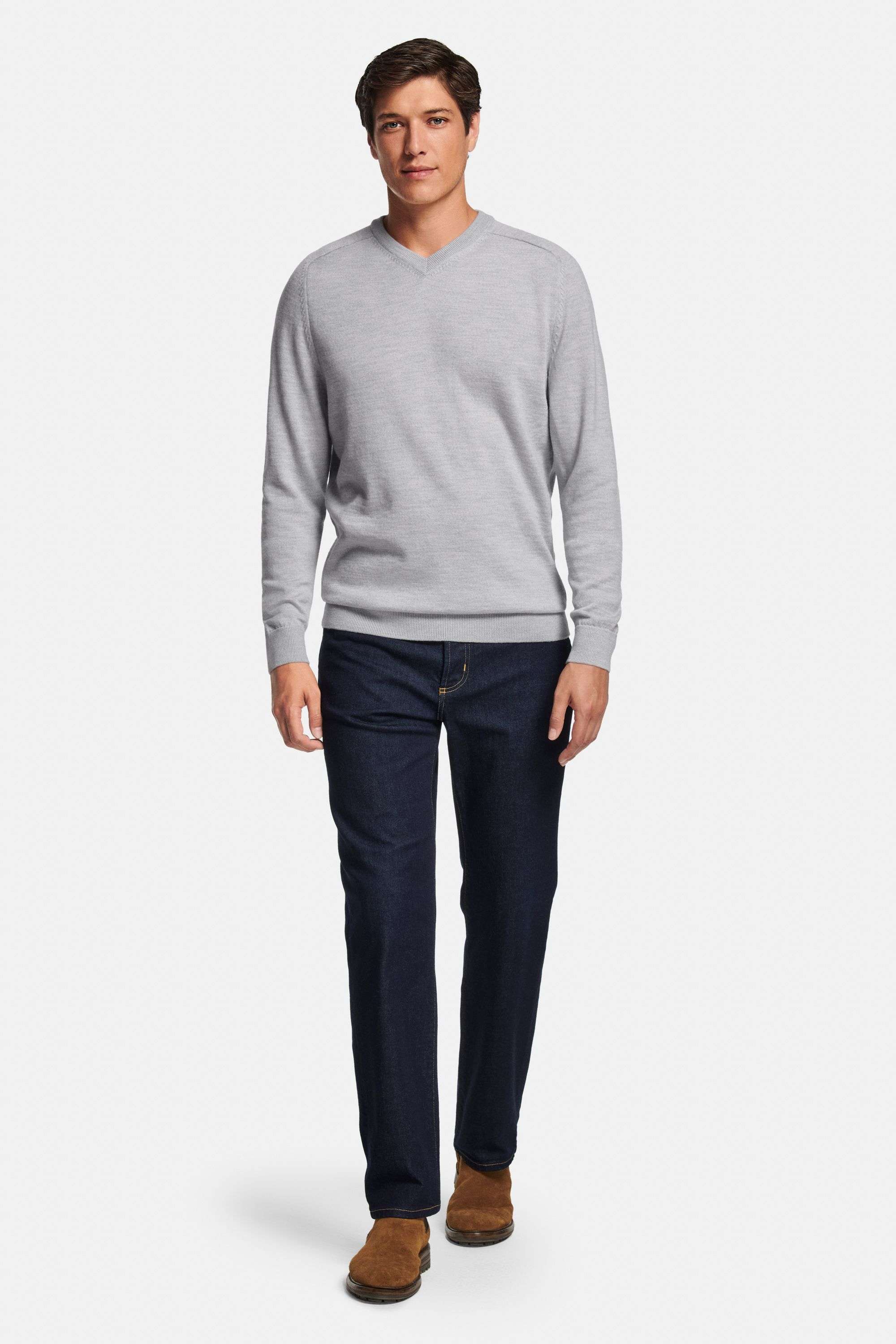 Oysters * The Merino V-neck, Davis * The Straight Fit Jeans