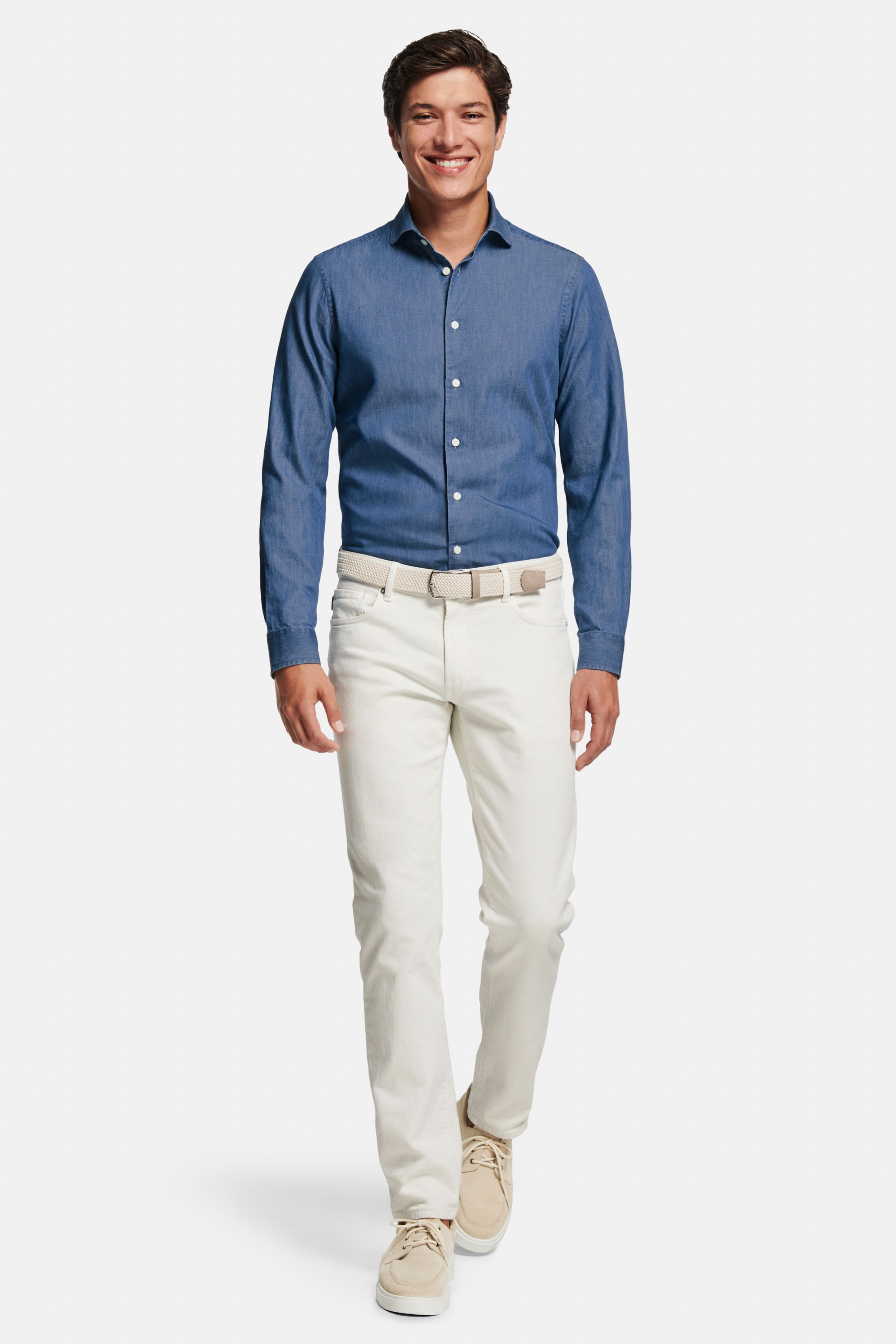 Knightsbridges * Chemises Smart, Gazettes * Ceintures Tressées, Coconuts * Jeans Colorés, Gazettes * Chaussures Bateau