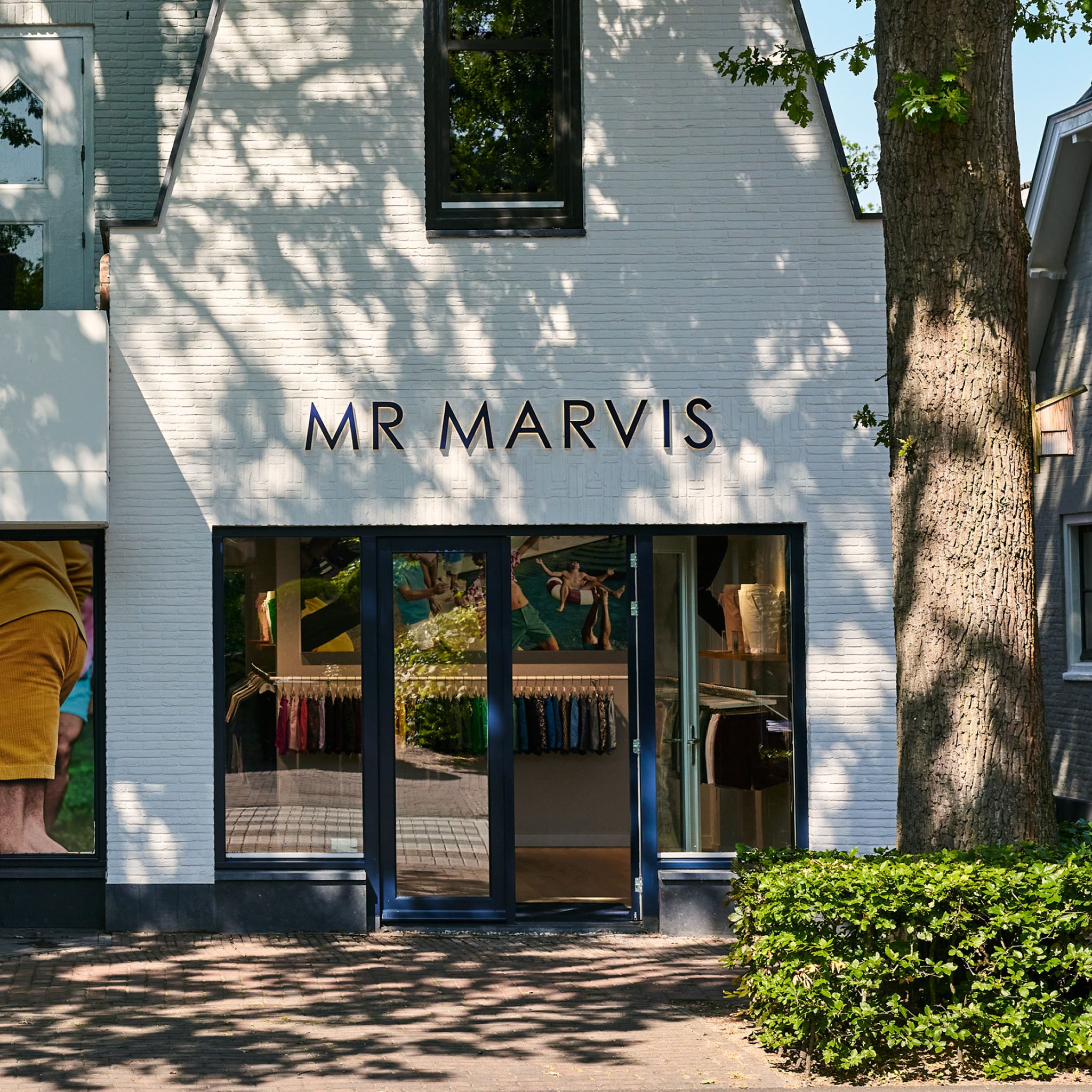 laren store