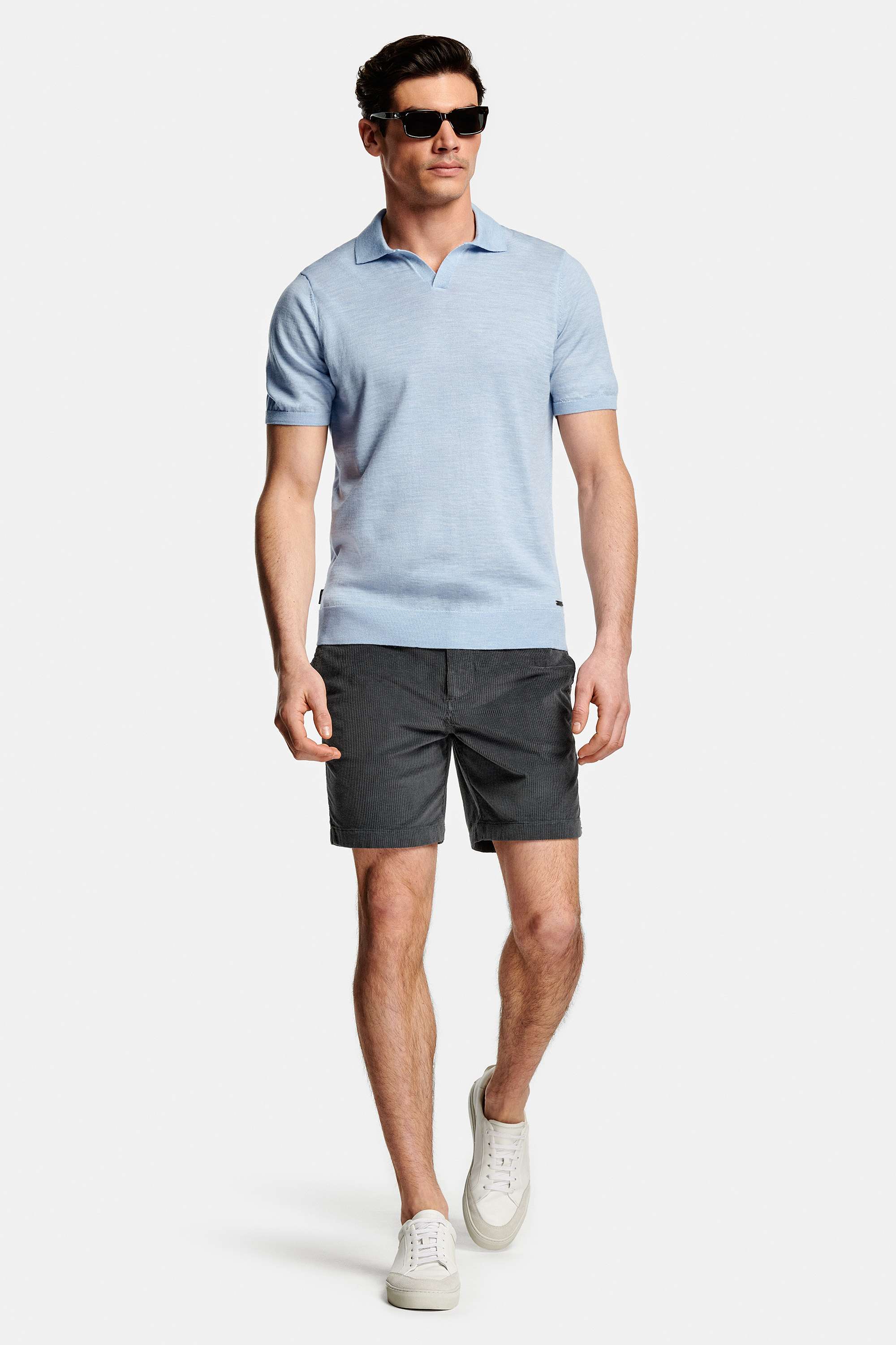 Avenues * The Buttonless Polo, Storms * The Short Cords
