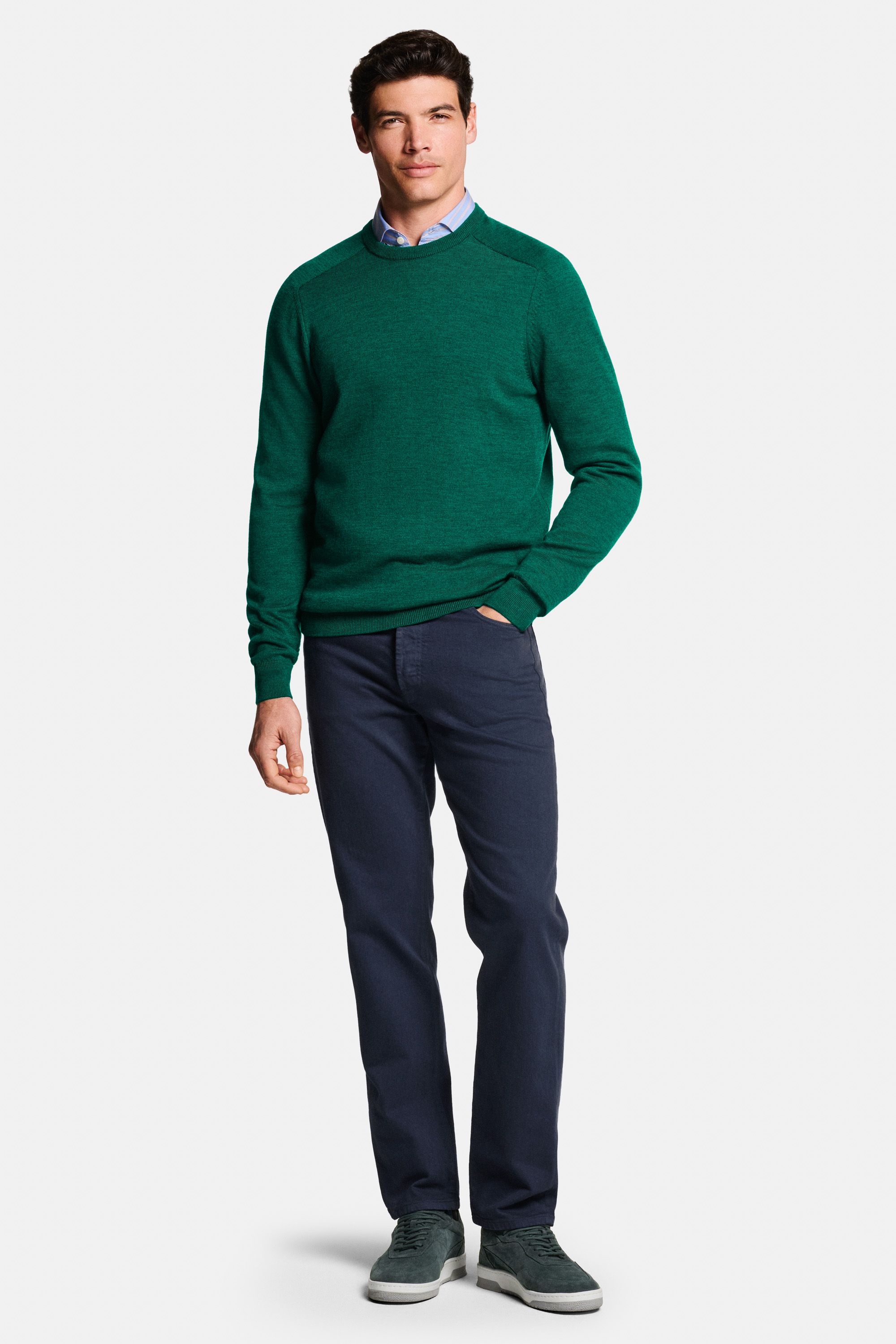 Cosmics * The Straight Fit Five-pockets, Lakes * The Suede Sneakers