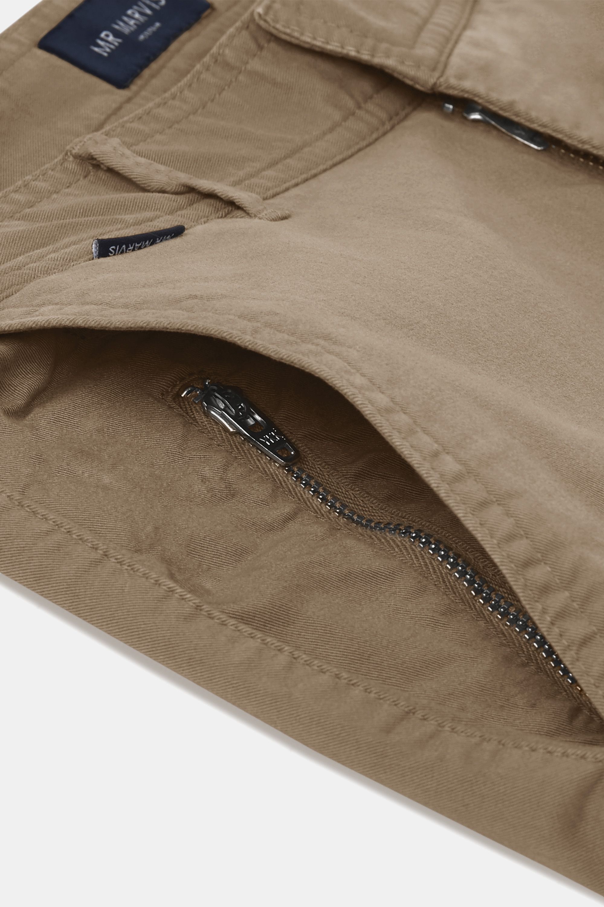 Jones * Chinos