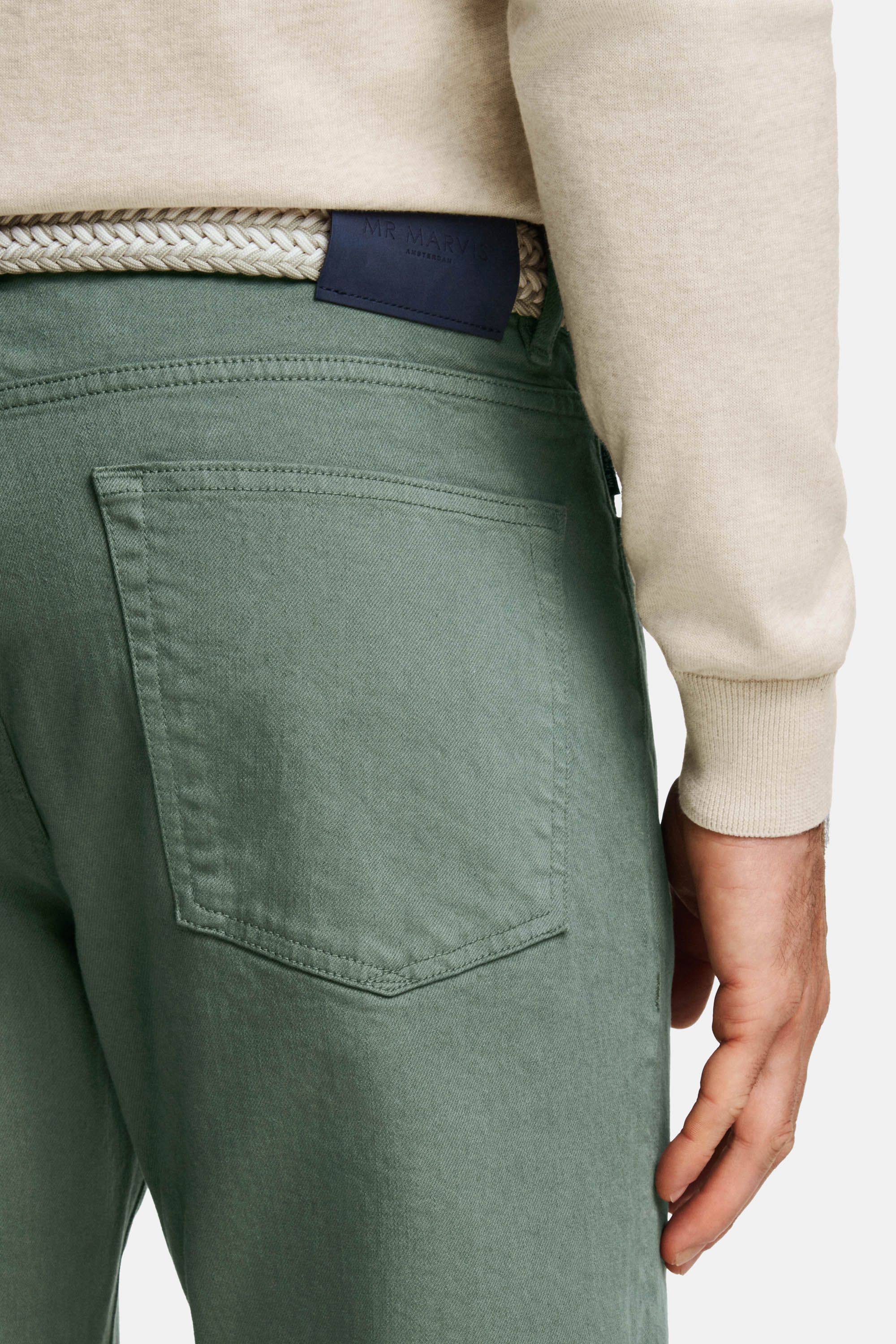 Defenders * The Straight Fit Five-pockets