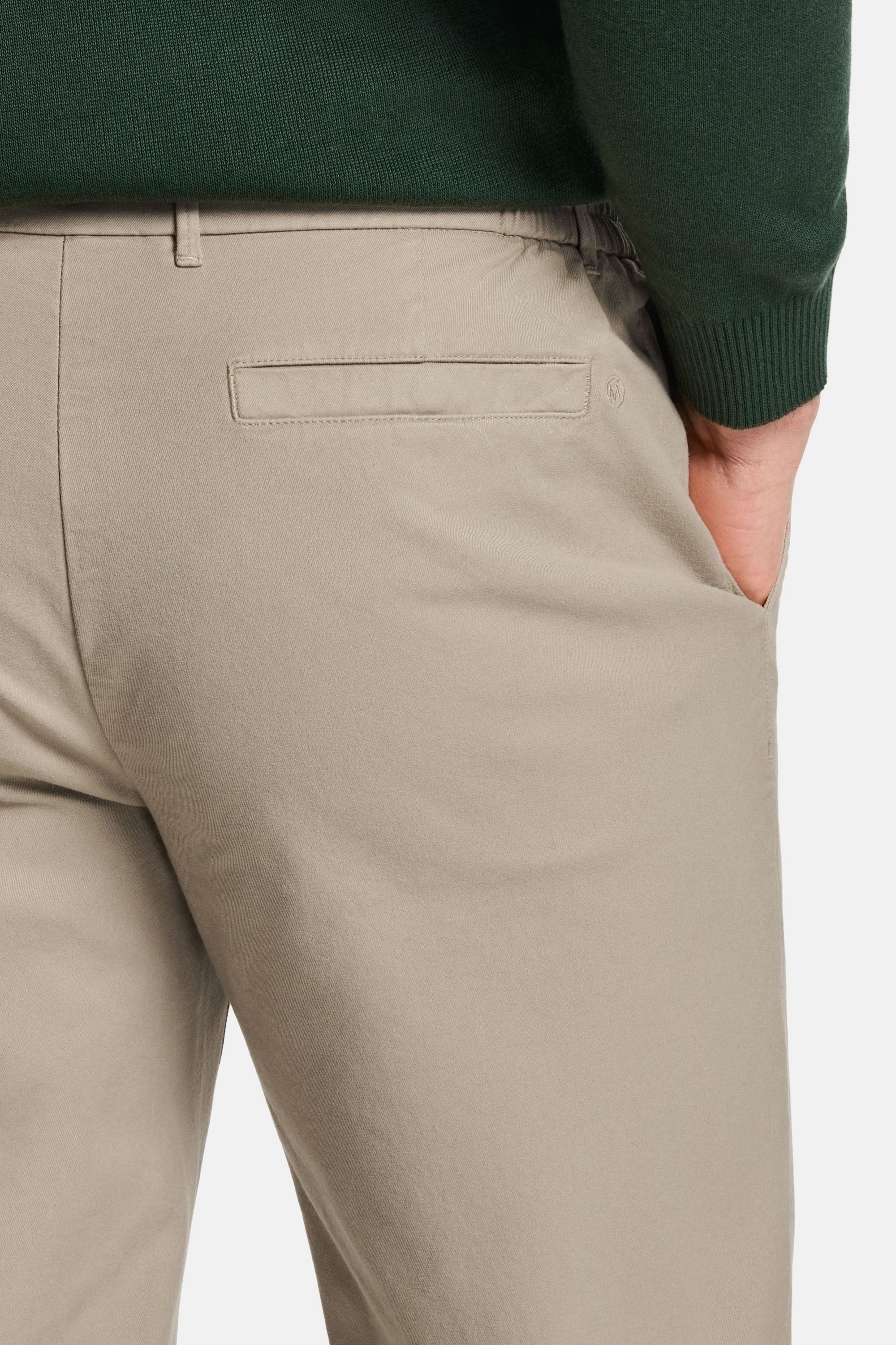 Baristas * The Straight Fit Chinos