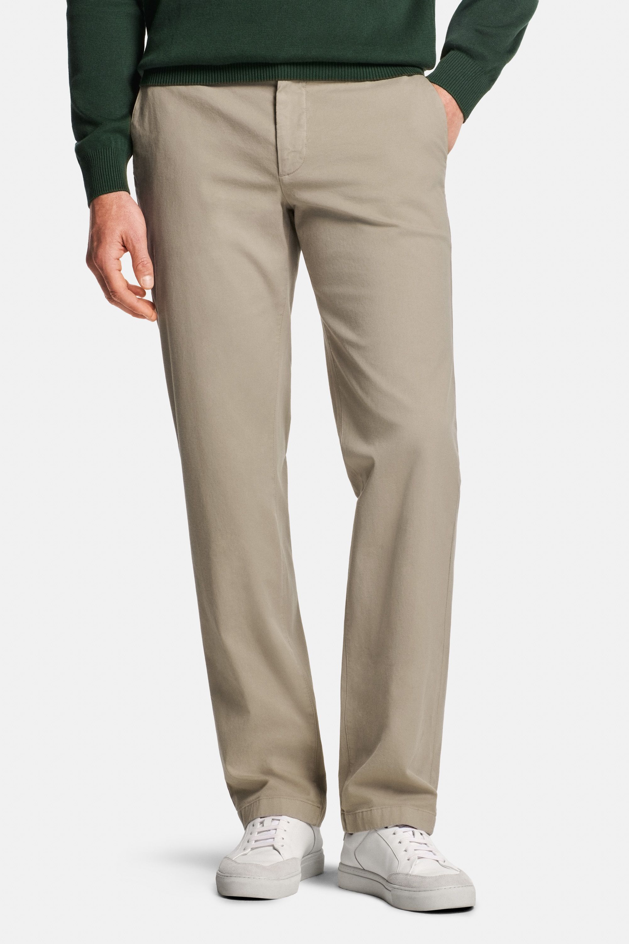 Baristas * The Straight Fit Chinos