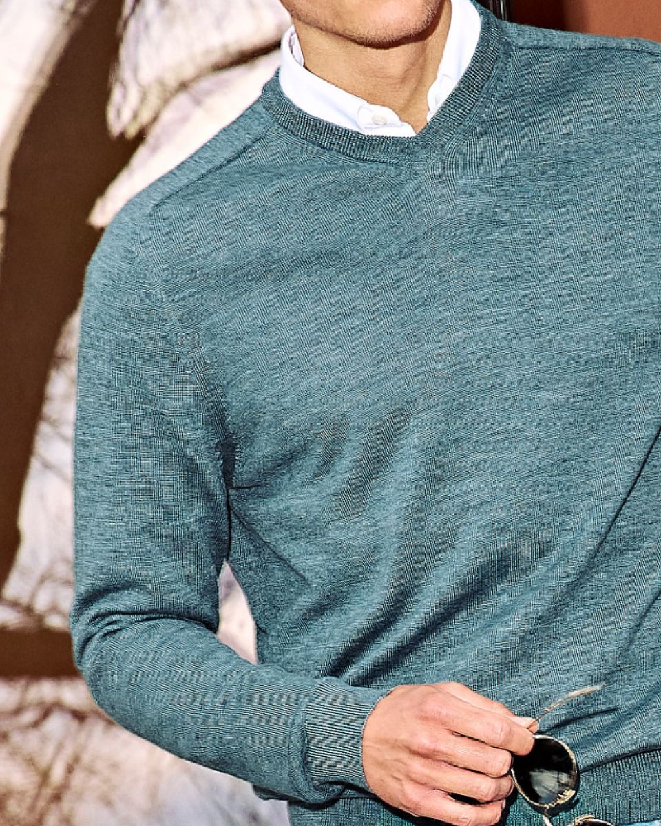 The Merino V-neck