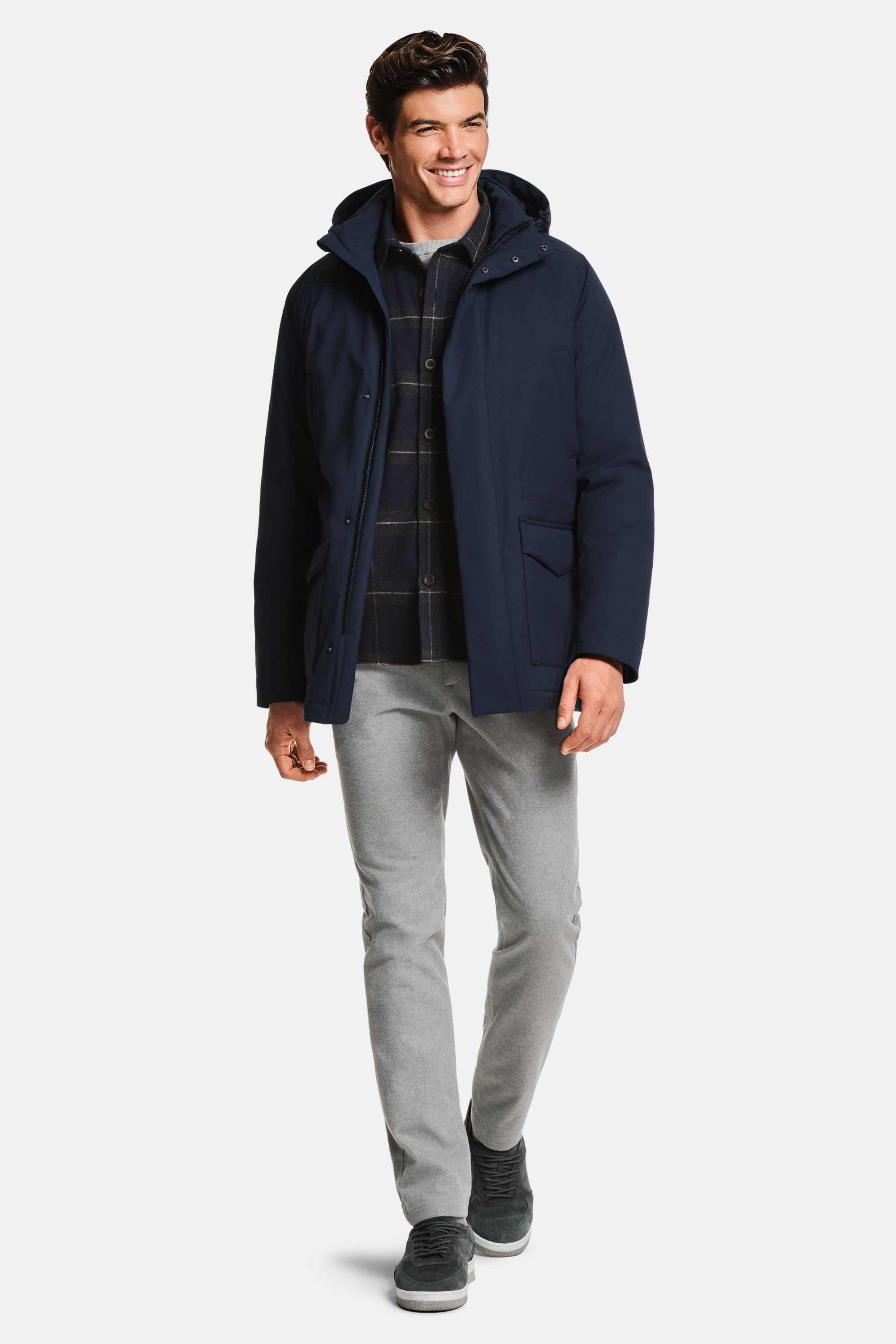 Oysters * Der Crew Neck Pullover, Royal Oaks * Das Wollovershirt, Cosmics * Der Iconic Parka, Oysters * Die Flannels, Storms * Der Wildleder-Sneaker