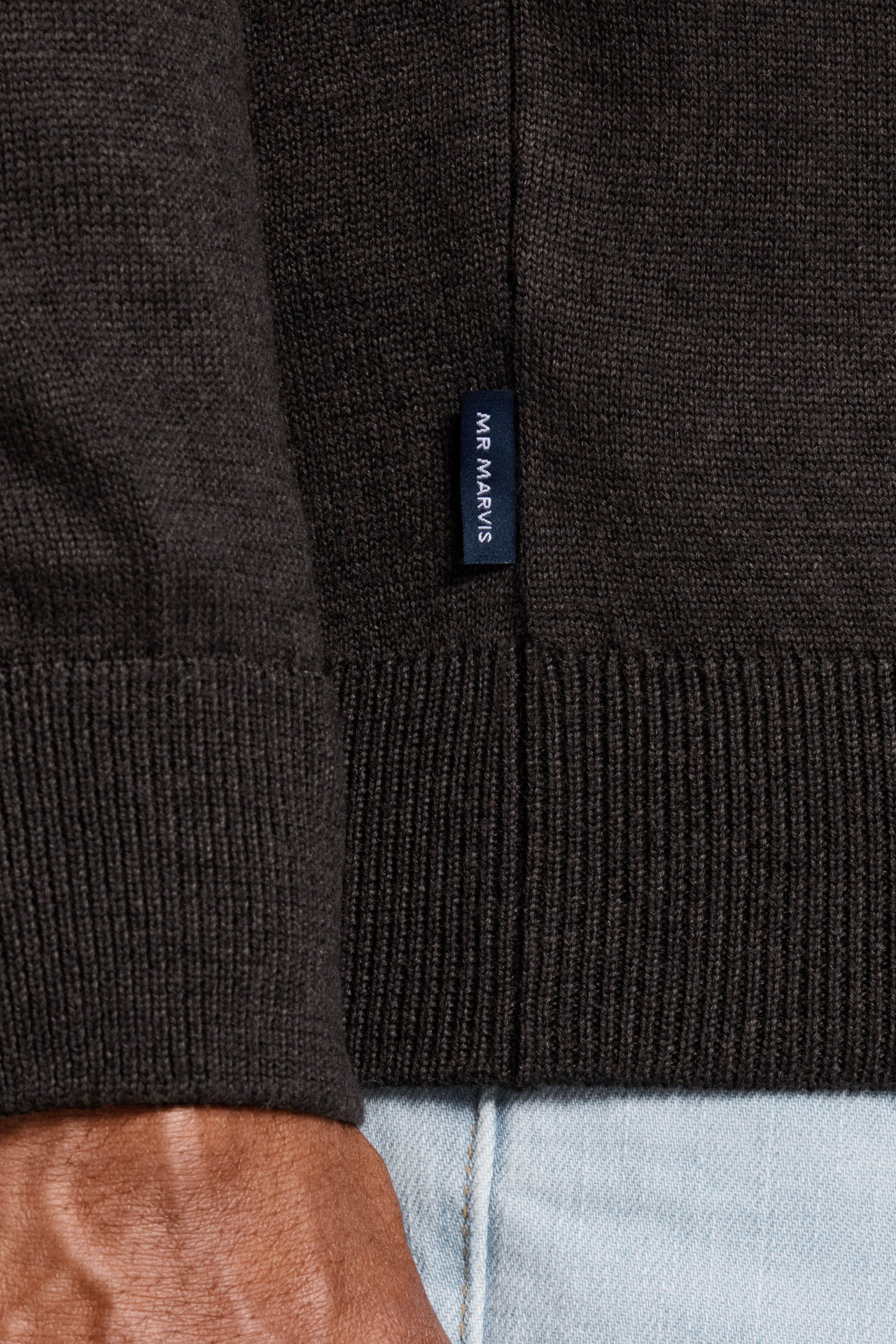 Night Foxes * The Merino V-neck