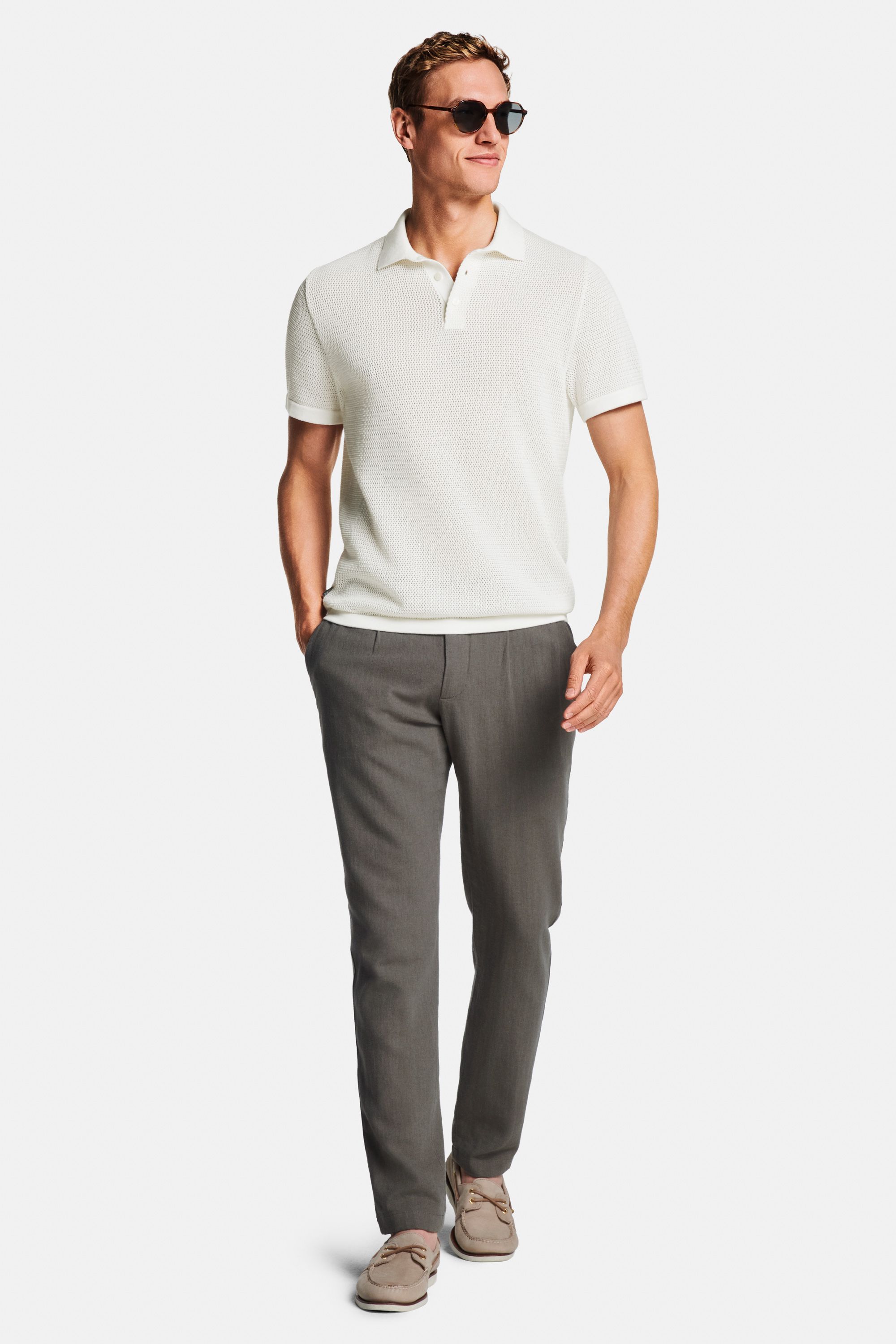 Coconuts * The Airy Knit Polo, Jefes * The Linens