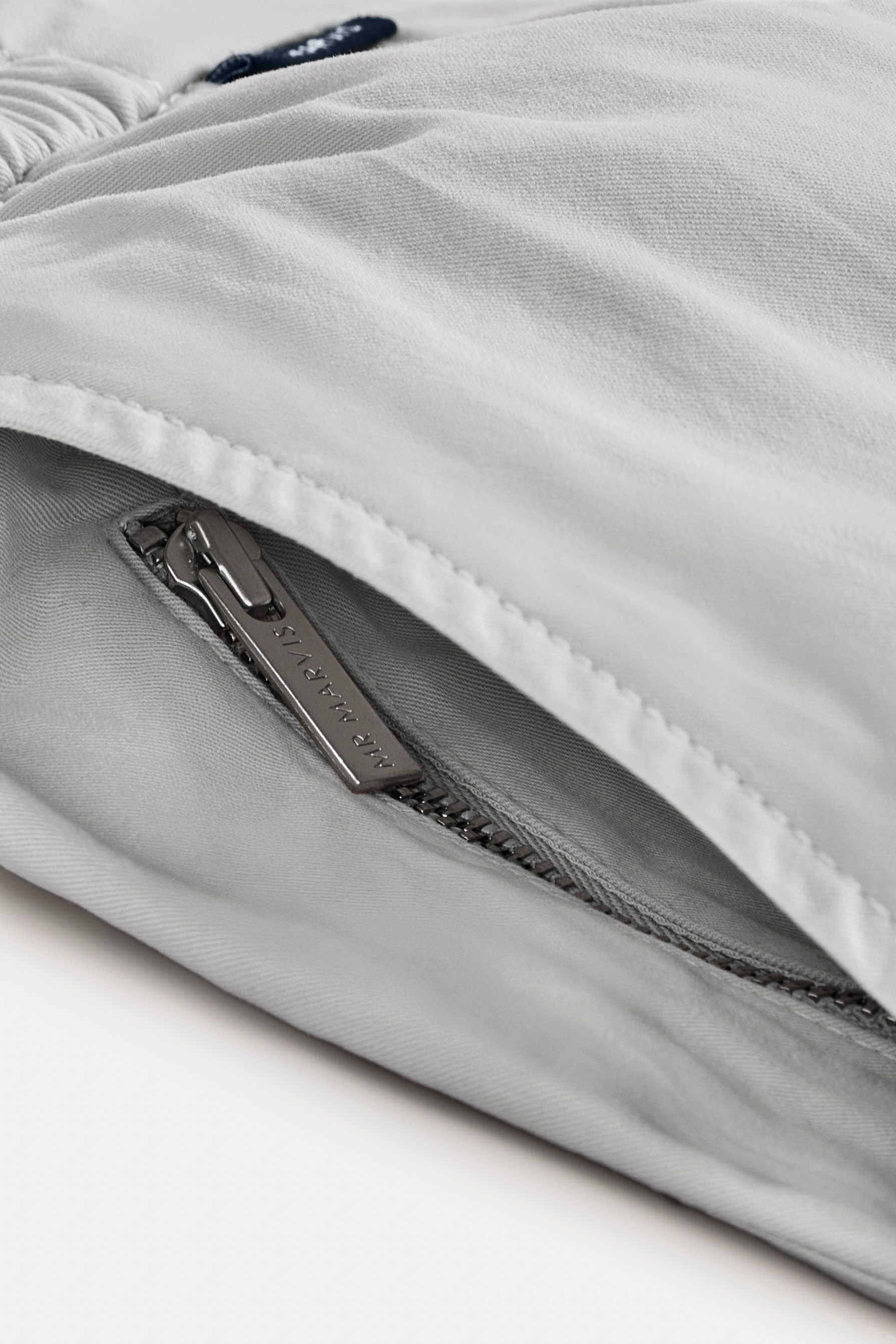 Gullwings * The Easy Chinos