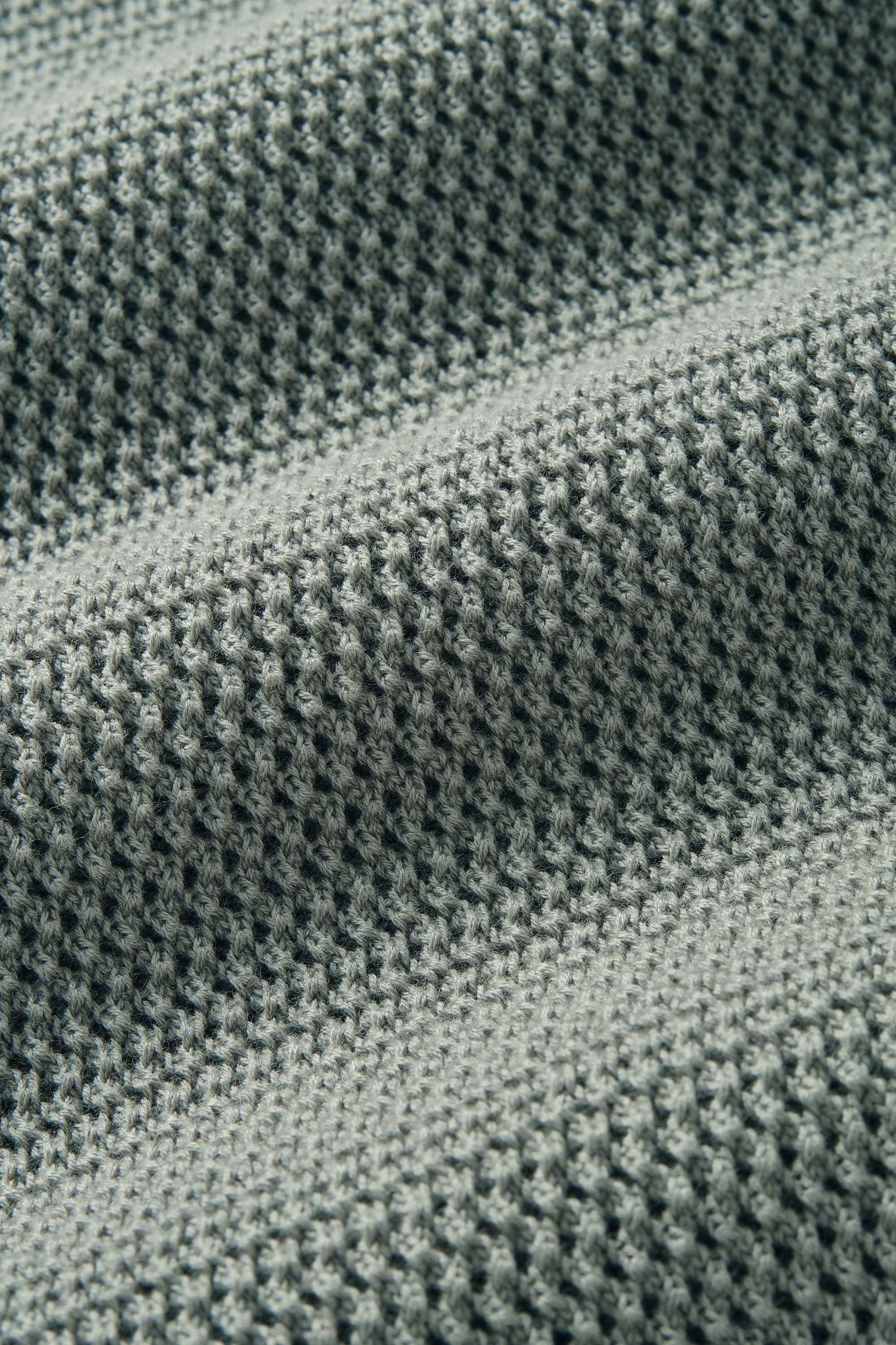 Defenders * The Airy Knit Polo