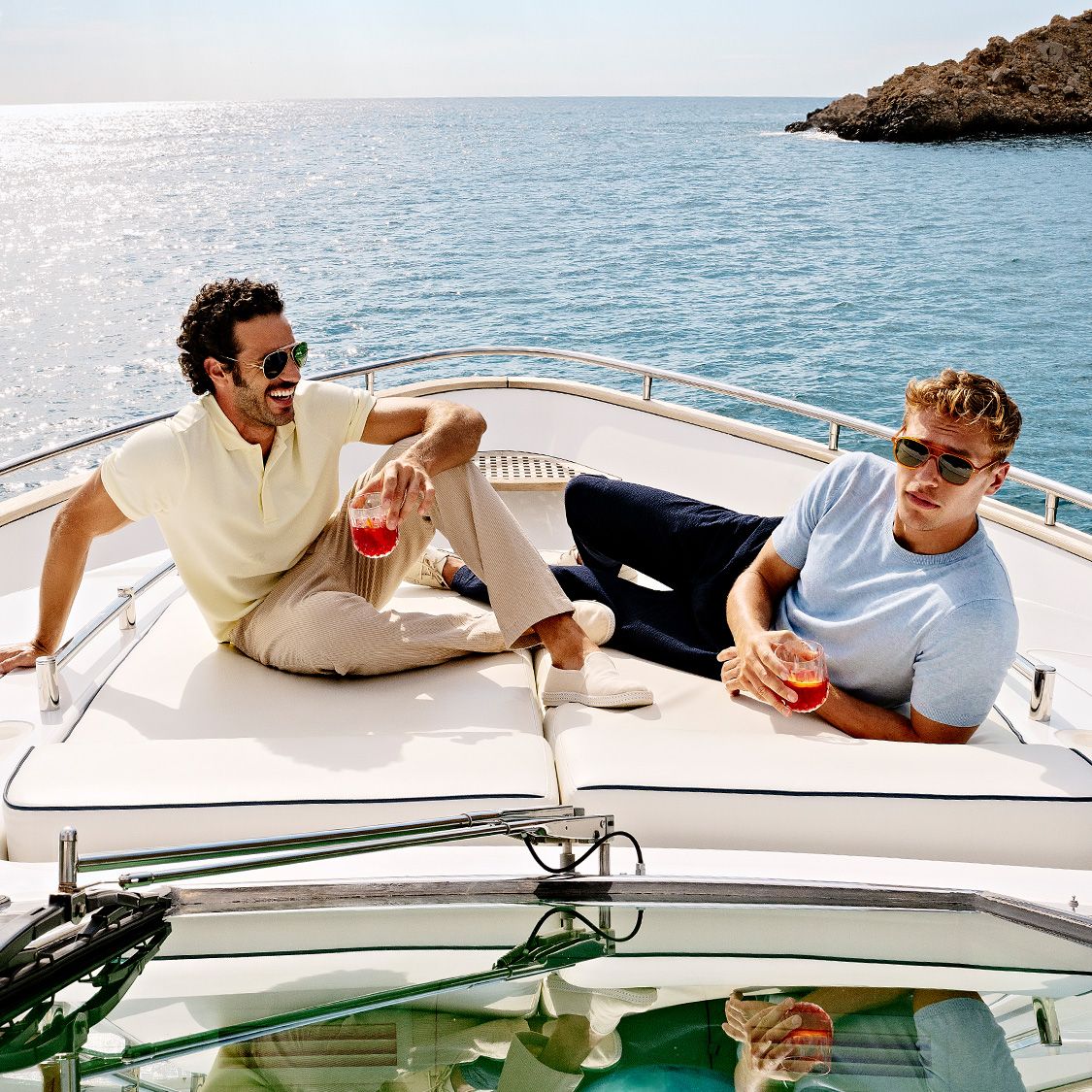 Discover our perfect tops