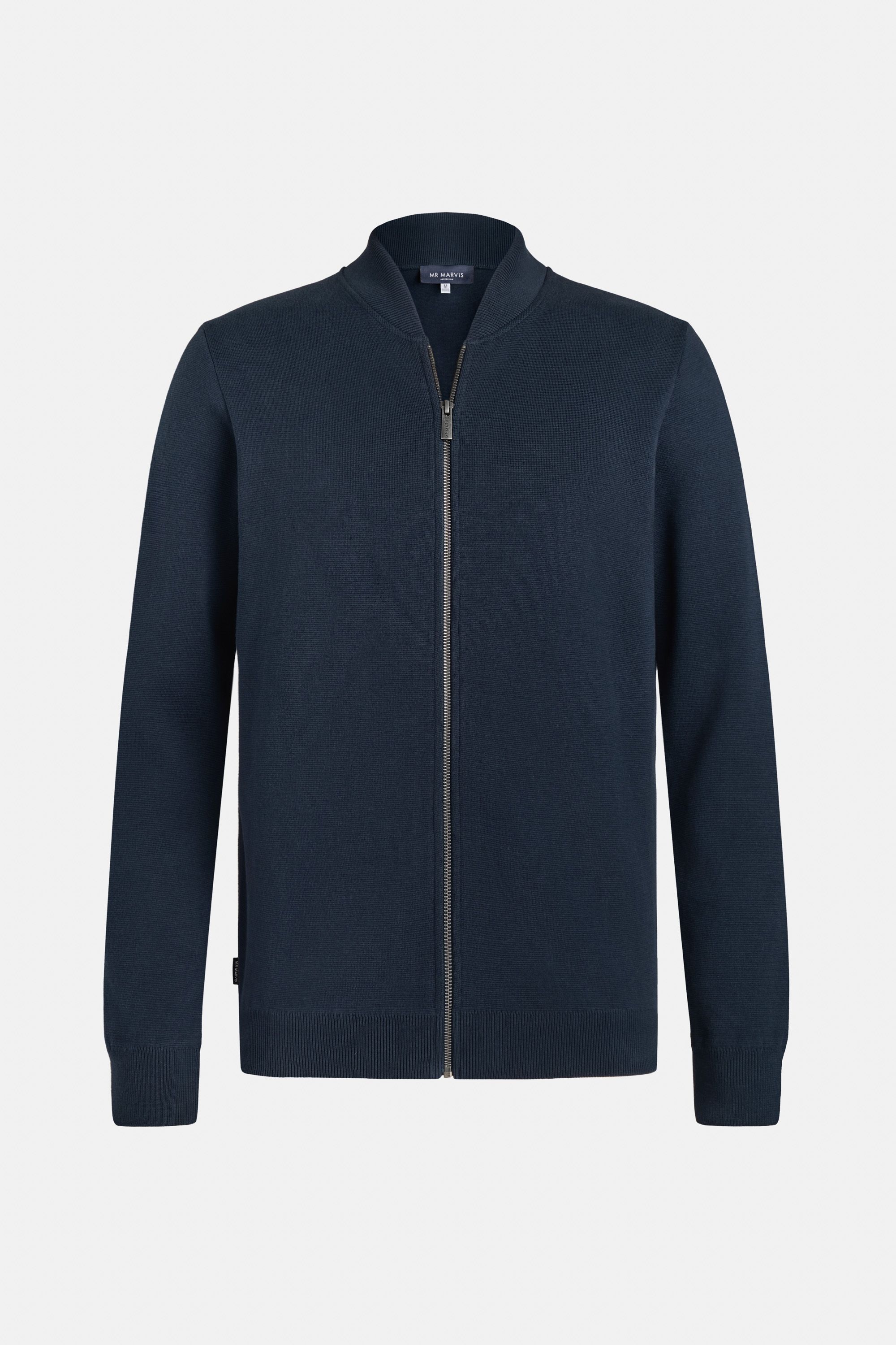 Biologisch katoenen herenvest met rits en een bomber-silhouet in de kleur donkerblauw.