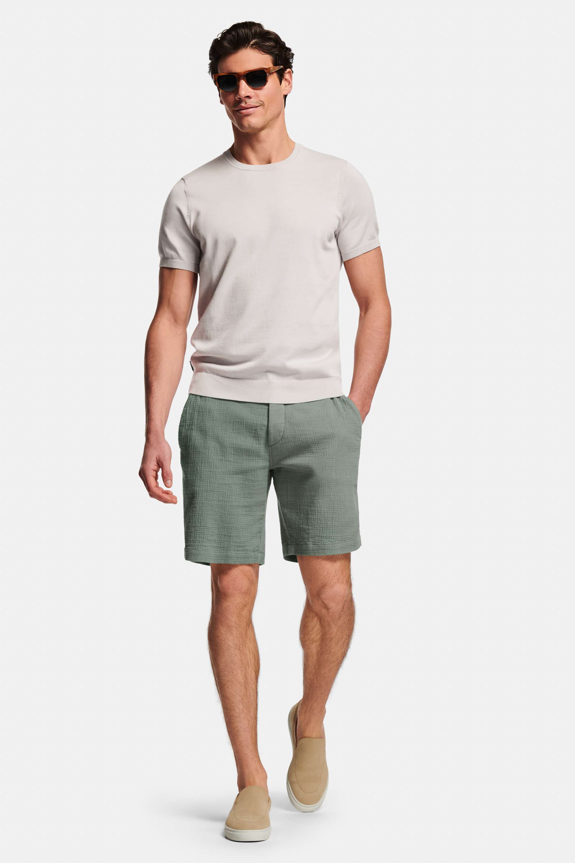 Gullwings * The Knitted Tee, Defenders * The Short Vacays
