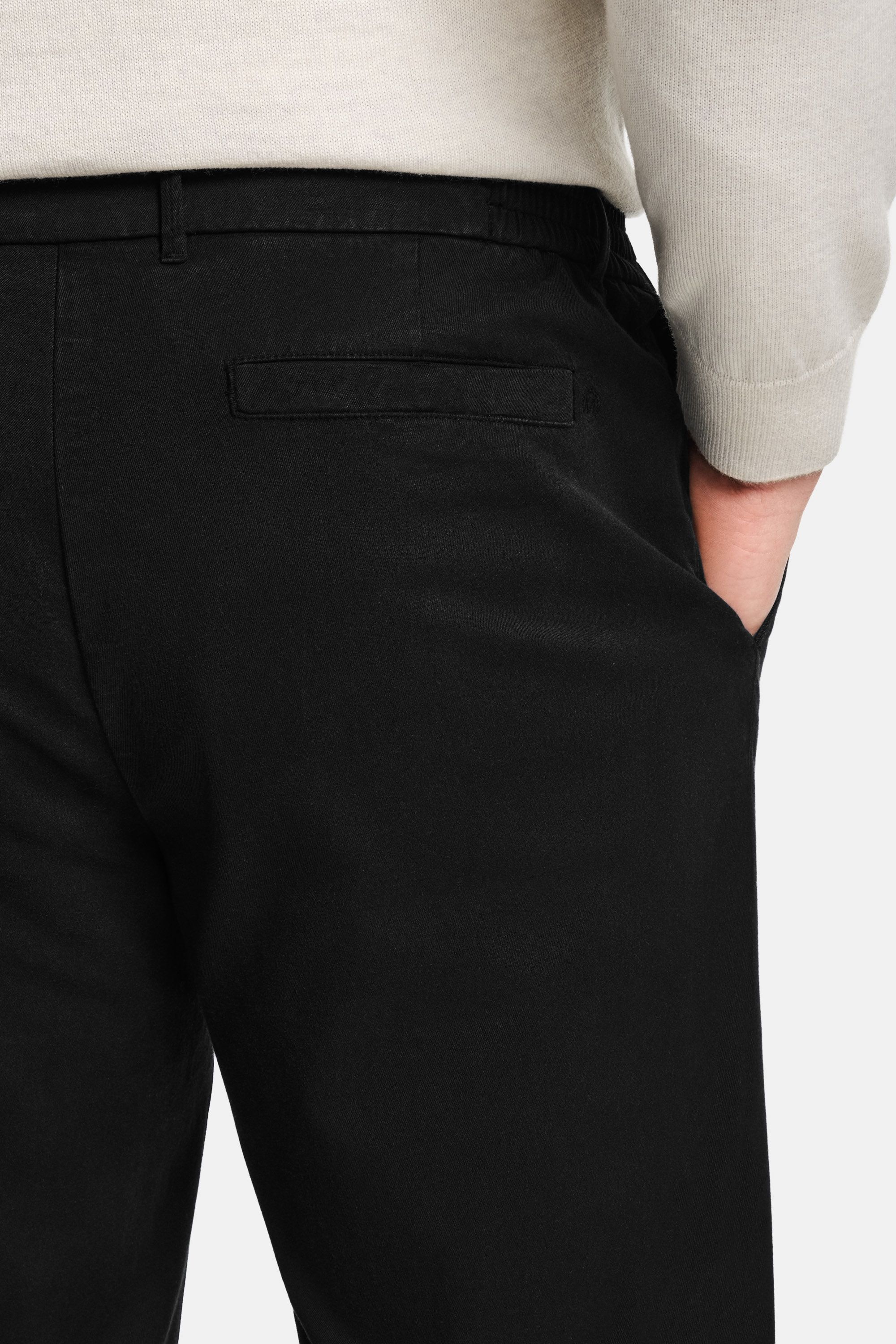 Blackjacks * The Straight Fit Chinos