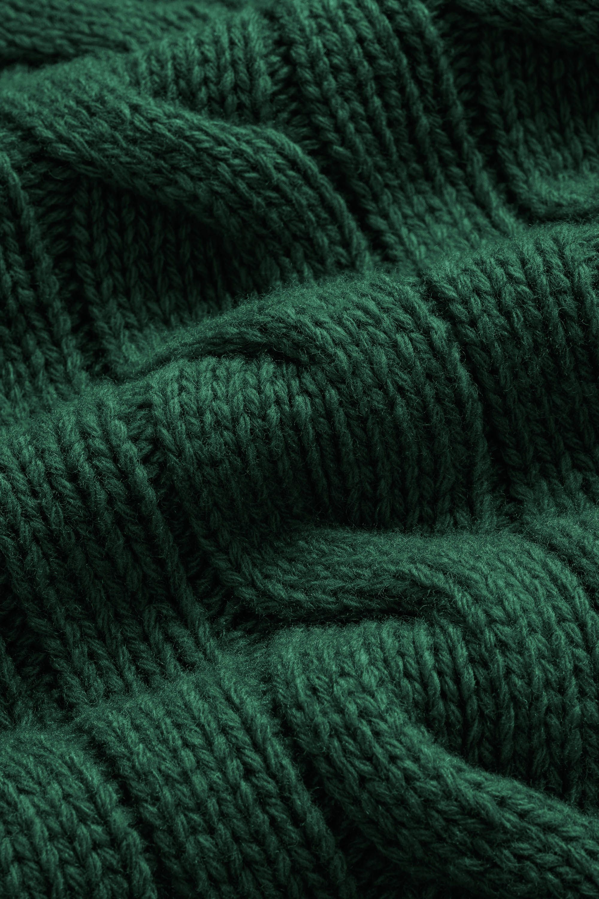 Lakes * The Cable Knit Pullover