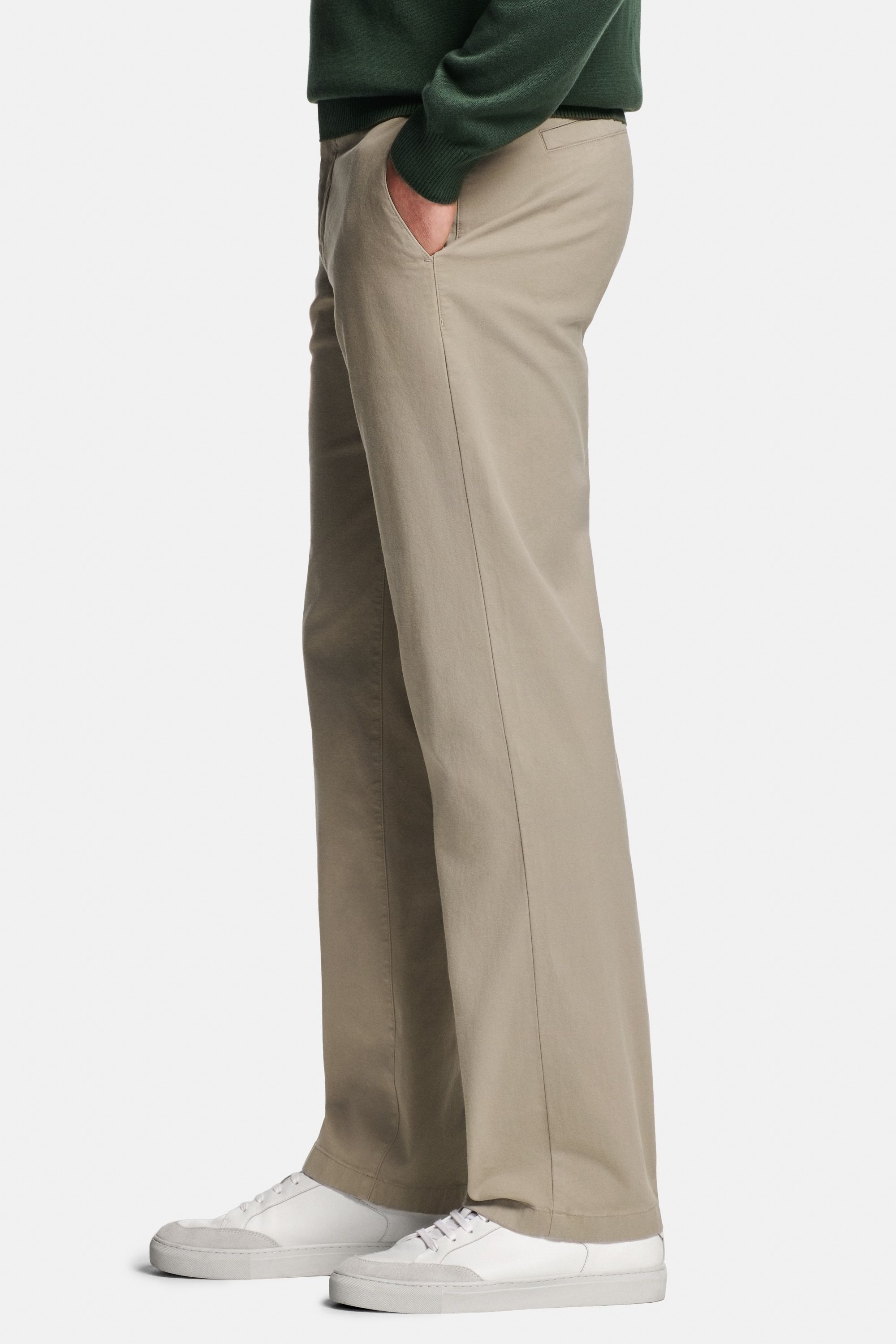 Baristas * The Straight Fit Chinos
