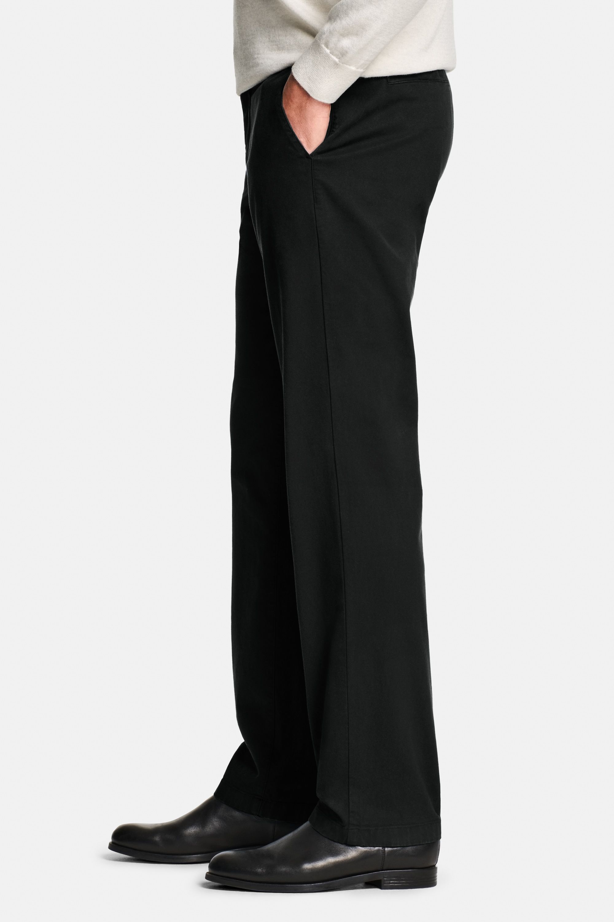Blackjacks * The Straight Fit Chinos