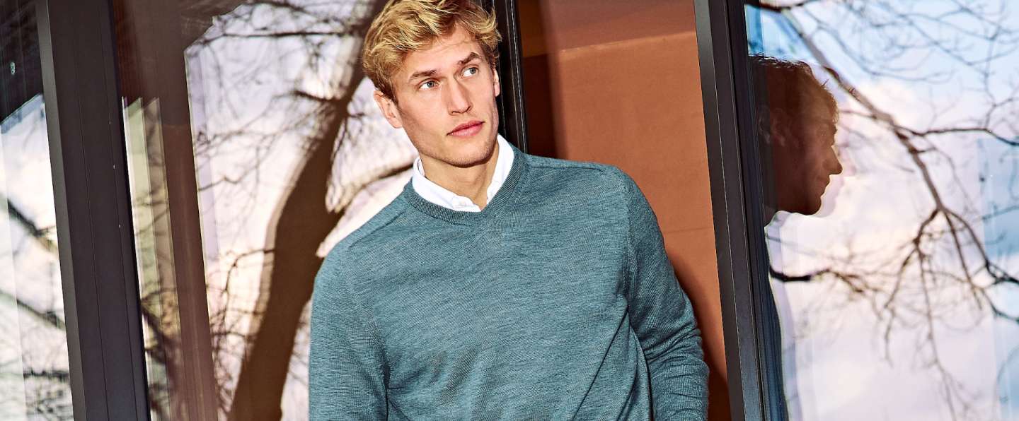 The Merino V-neck