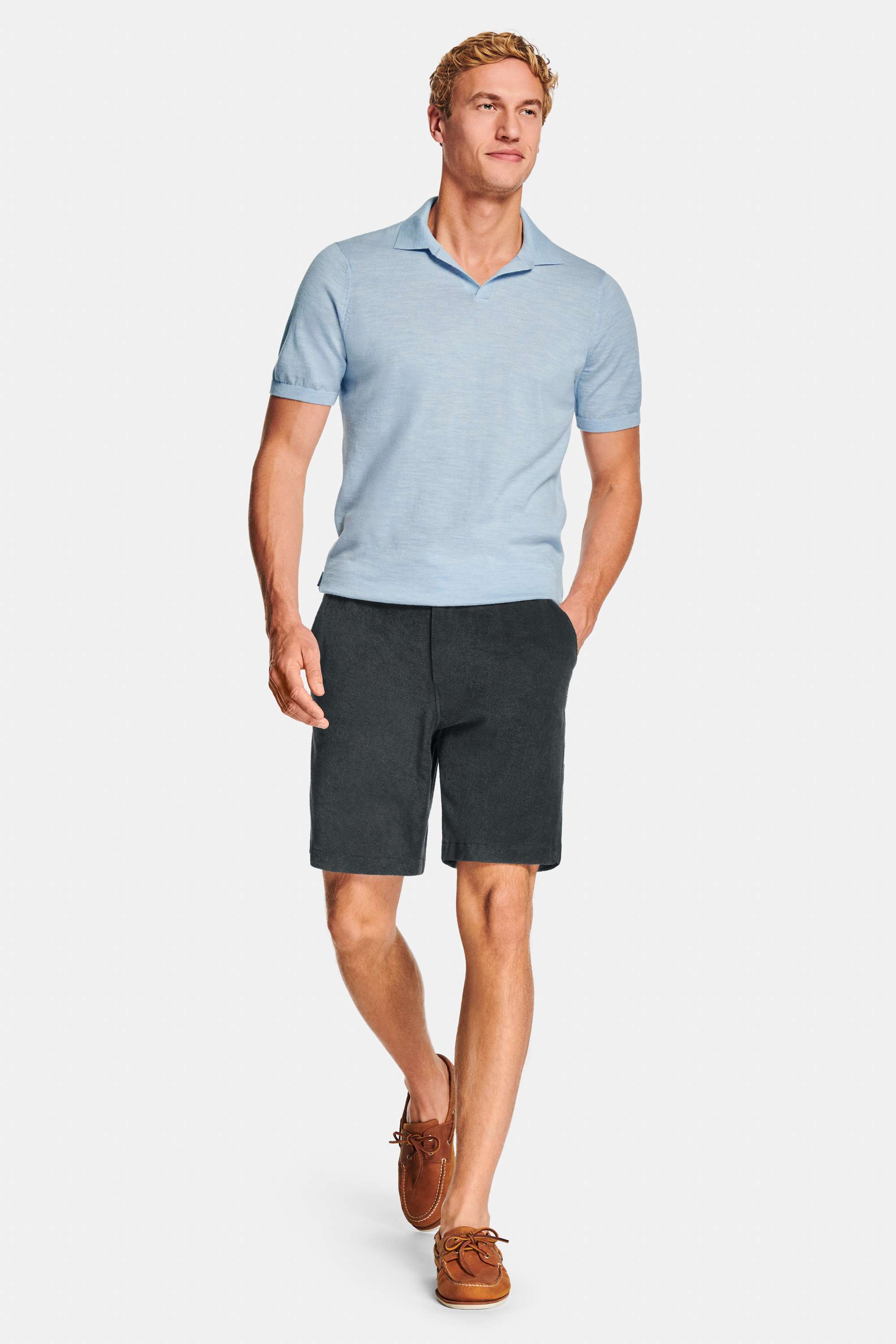 Avenues * The Buttonless Polo, Storms * The Short Terries