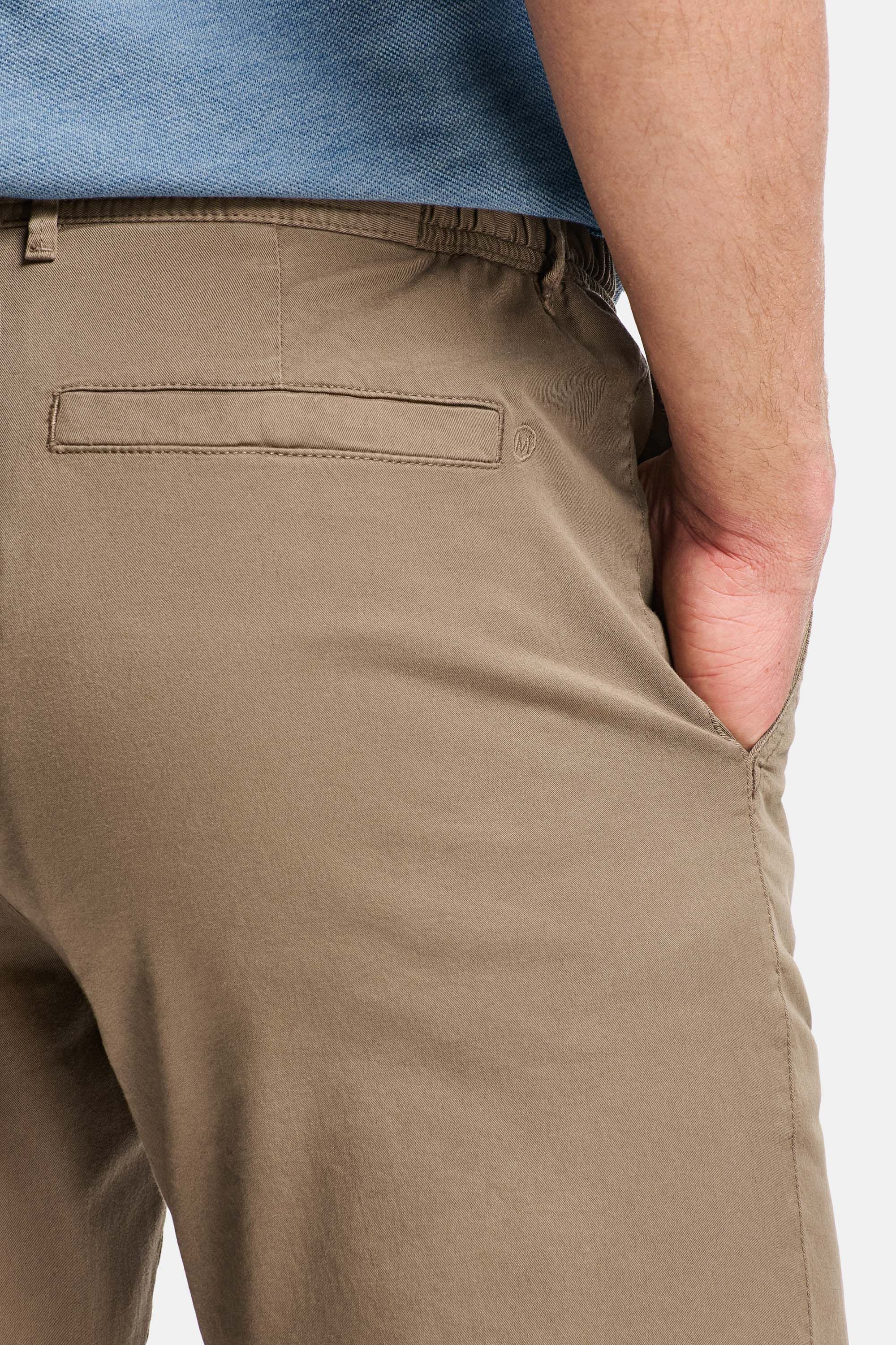 Jones * Chinos