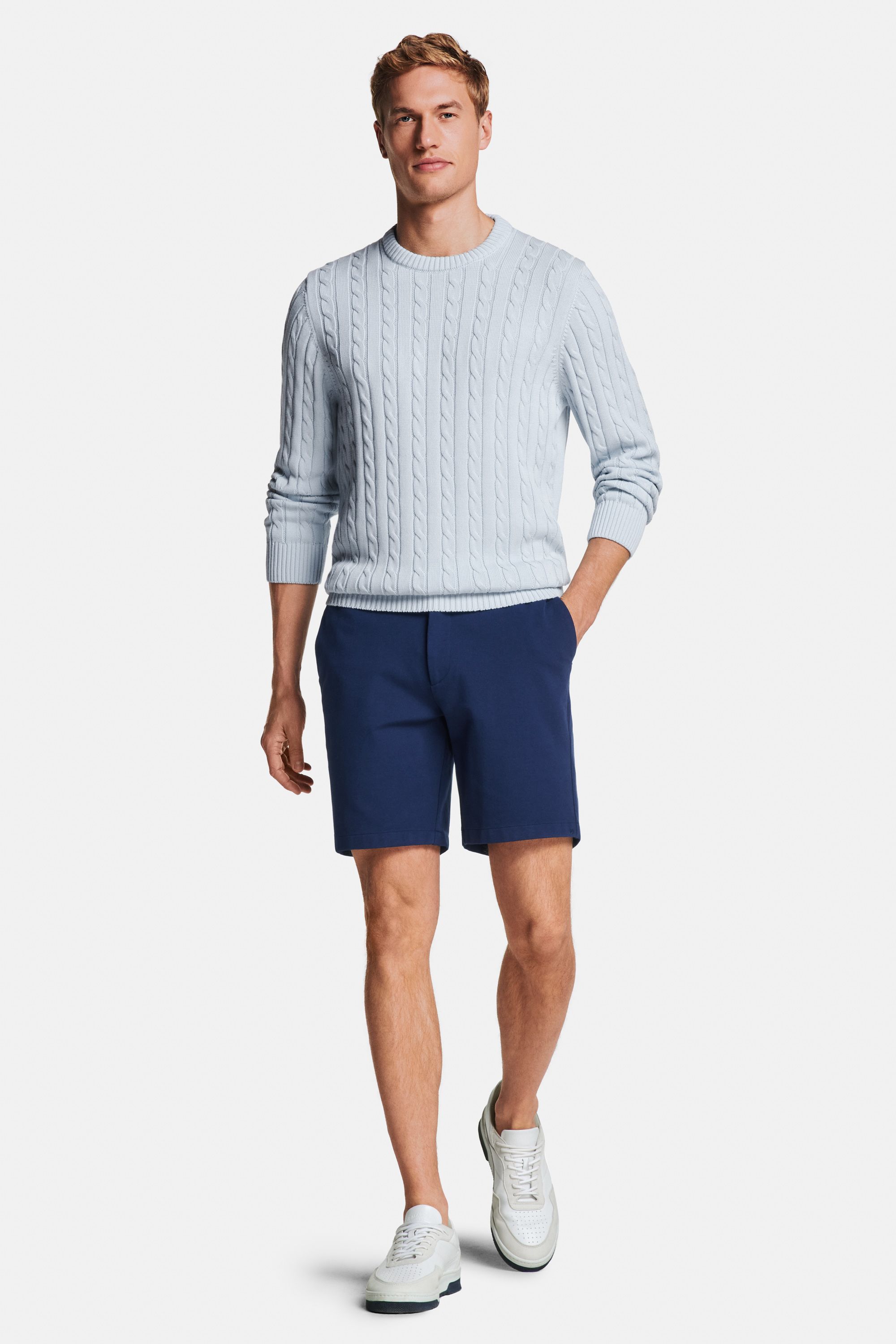 Avenues * Der Heavy Zopfstrickpullover, Midnights * Die Short Easies, Cosmics * Der Klassik-Sneaker