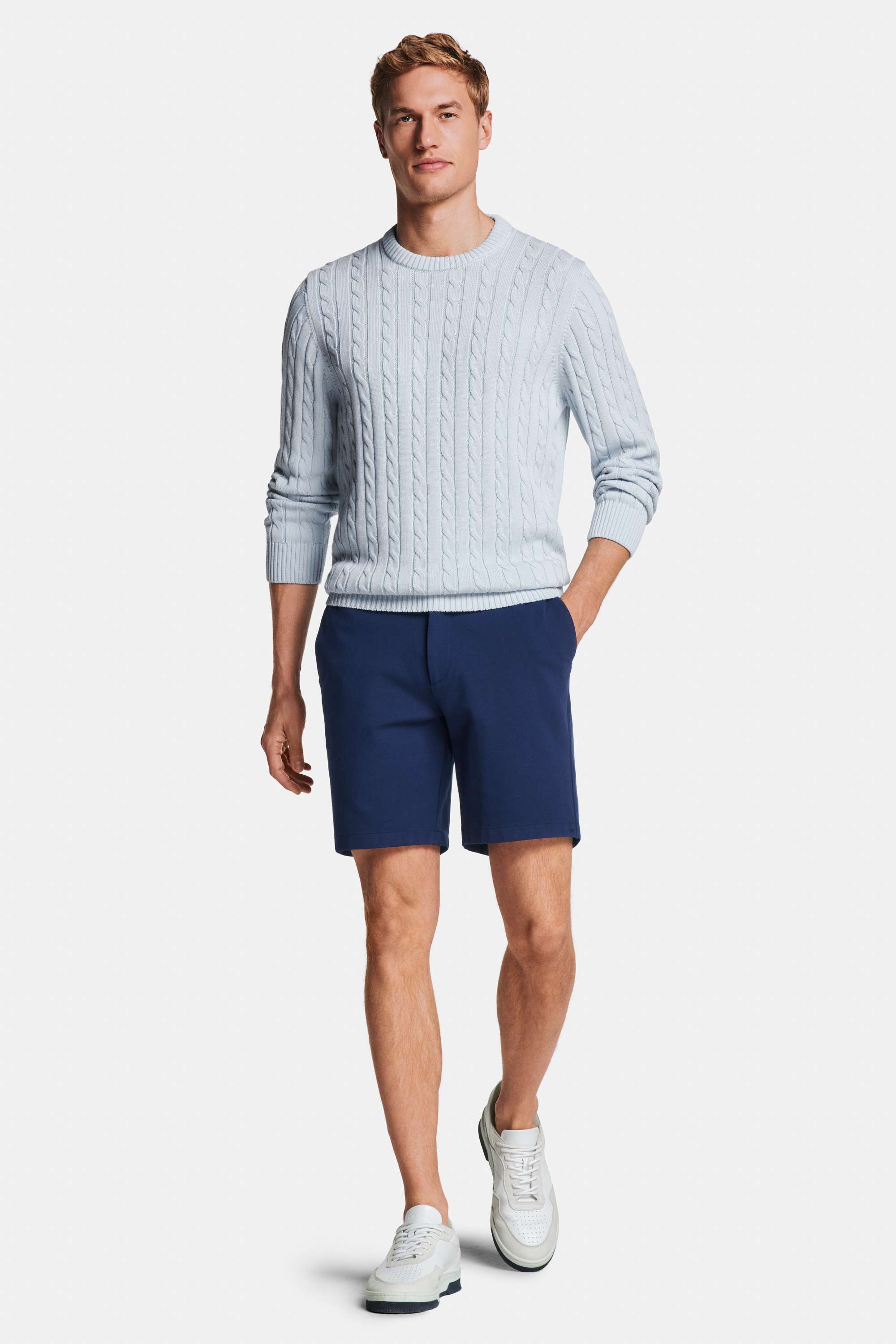 Avenues * Der Heavy Zopfstrickpullover, Midnights * Die Short Easies, Cosmics * Der Klassik-Sneaker