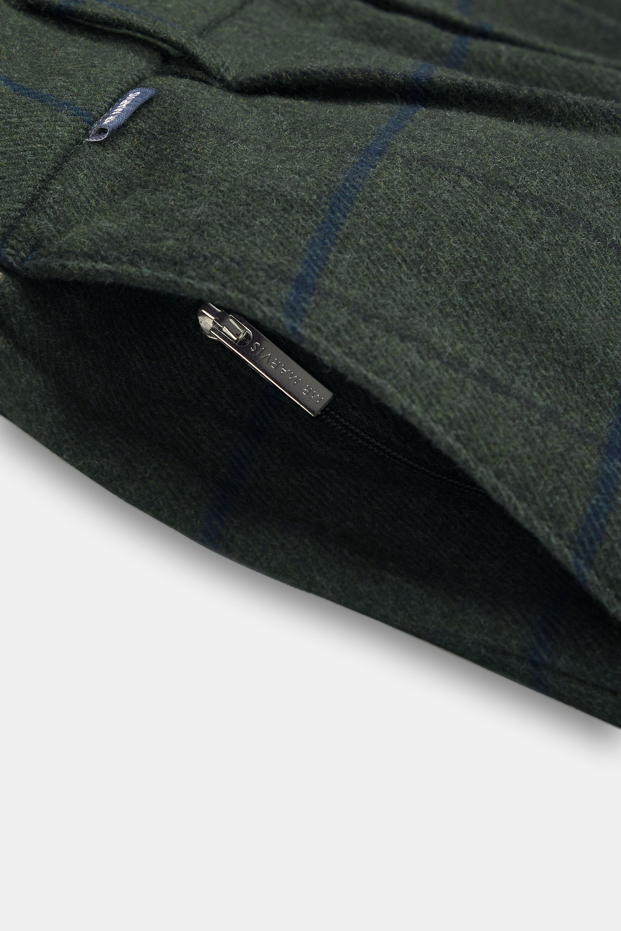 Holmes * Los Flannels